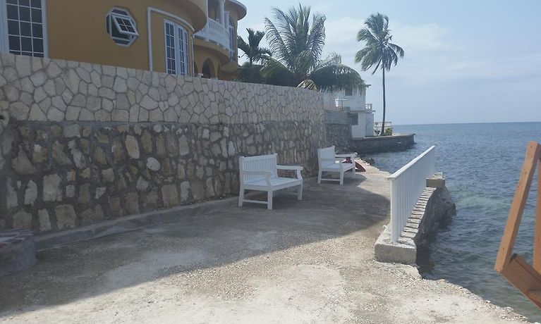 Water Edge Villa | Beachfront Villa | Turks and Caicos